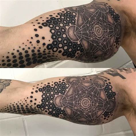 tatuaje en el biceps hombre|Tatuajes de bíceps para hombres: ideas de tatuajes en el interior。